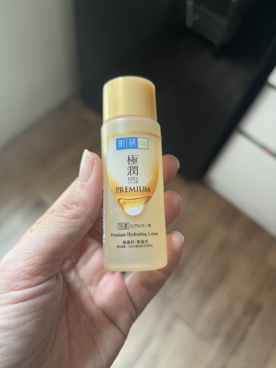 itslilykamal's tweet photo. Girls Stop beli HADA LABO ikut warna favourite je. Ada yang KHAS untuk kulit kering, ada untuk kusam, ada untuk anti-agingg. Jap i ajar beza dia ✨💅🏻￼ https://t.co/70p1WXGjsp