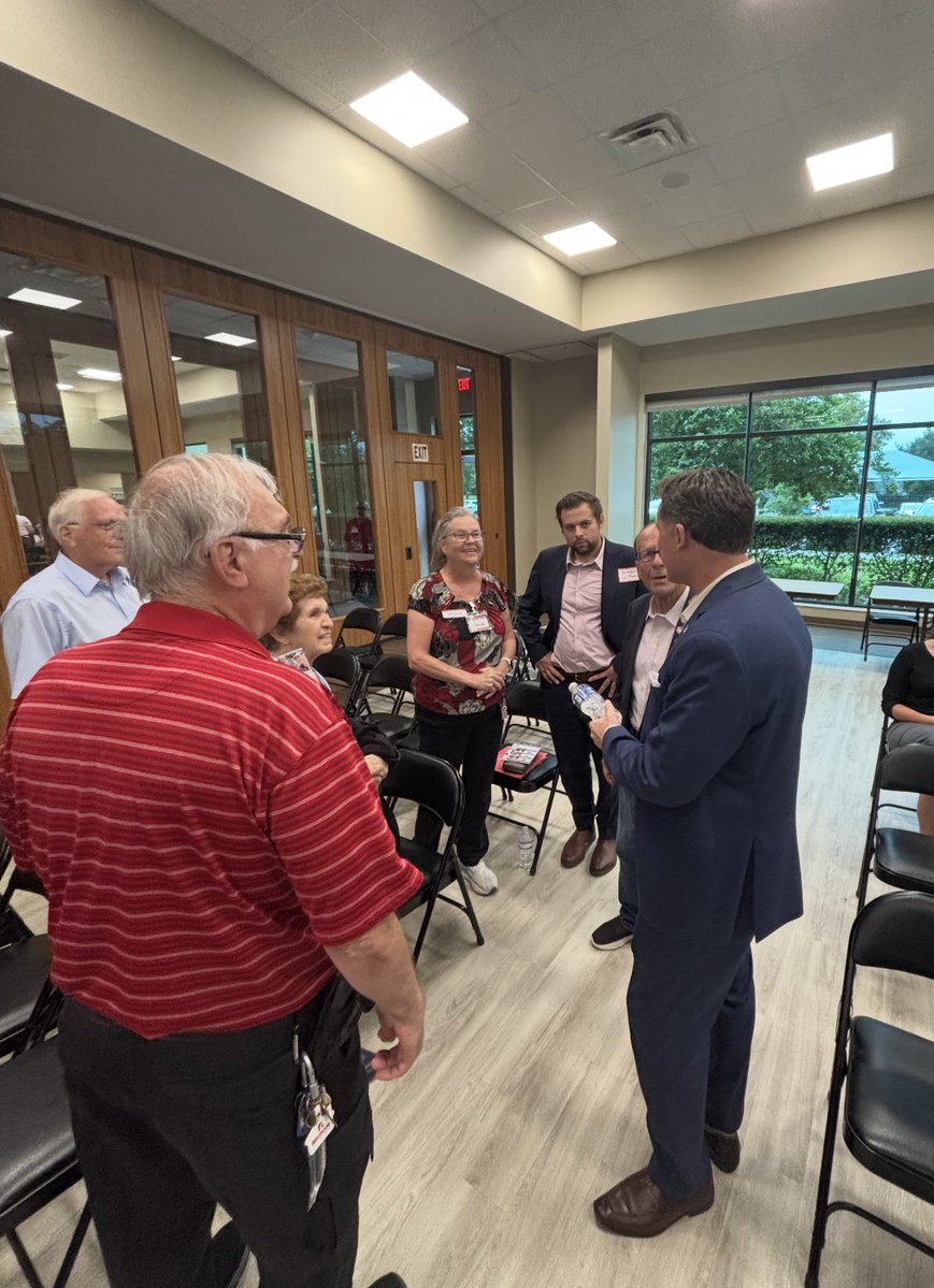 RyanElijah's tweet photo. I enjoyed speaking to @SeminoleGOP last night and was humbled by the standing ovation. I thanked them for their hard work and focused on our plans to win in November. 🇺🇸 Thank you Seminole County! https://t.co/1wBcl696AV