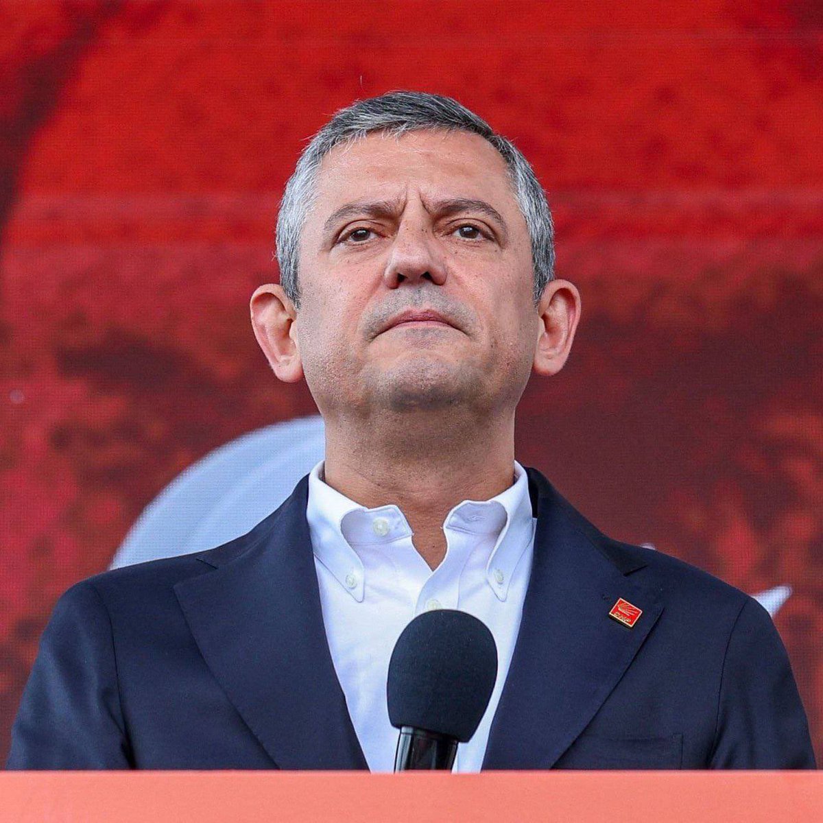 solcugazete60's tweet photo. Özgür Özel: (Erdoğan'a)

“Trump'la iş tutup, Büyükelçisi Barrack'ın fantezilerine uyup sonra Netanyahu ile kayıkçı kavgası yapmanın memlekete faydası yok!” https://t.co/uakjeqMia8