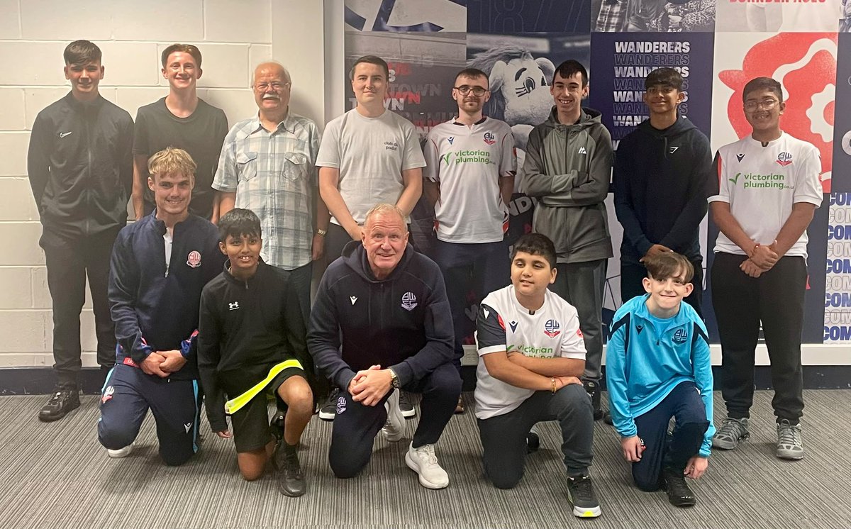 JamieAM_'s tweet photo. 🔵⚪️Another fantastic Youth Advisory Group meeting with this weeks special guest: Super @JohnMcGinlay10 !

The Youth Advisory Group is a great way to:
🗣️Demonstrate fan engagement
🤝Meet like minded people
⚽️Have your say on your football club

#BWFC #COYWM (1/2) https://t.co/IzOb2GBlTO