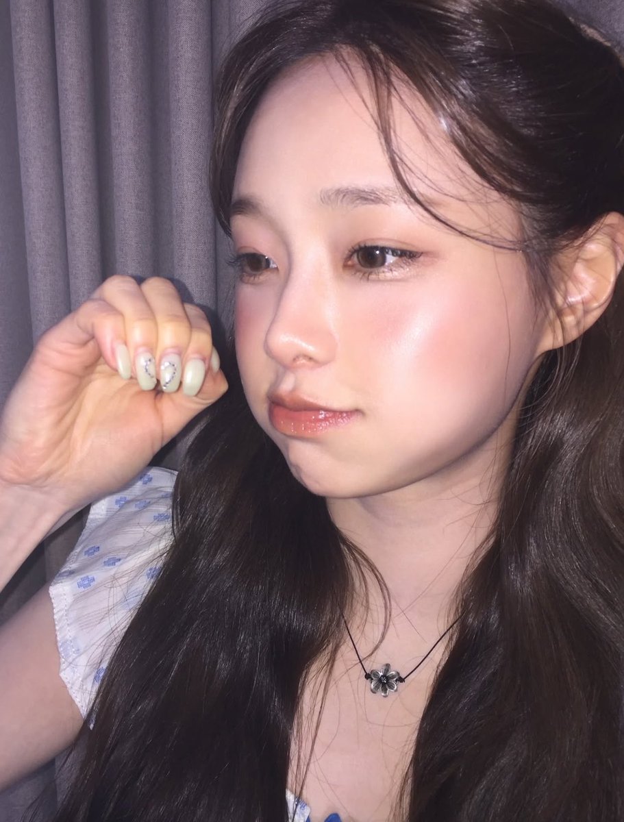 chuumaniac's tweet photo. my pretty lady 🫳🫳🫳 https://t.co/HFdE3nwoLP