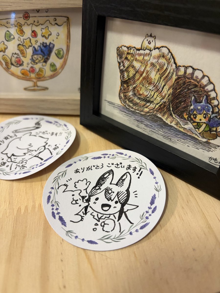 jack17707119's tweet photo. 本日、無事に原画作品をお迎えいたしました！

画像で見ていた時から魅了されていましたが
実物の説得力が凄まじく…！
とにかく可愛すぎます……！🌟🍒🐚
繊細な主線の表情や絶妙なグラデーション✨
何より原画ならではの「生のタッチと質感」が
「ズドッーーーーーン!!!!!」
と胸に直撃して…大感動😭✨
キャラクターの生き生きとした表情と世界観が
本当に素敵……！
同封していただいた感謝ステッカーも
可愛すぎて大感激！
お心遣い本当にありがとうございます🍀

迅速かつ丁寧なご対応
ありがとうございました！

@kamocreate
#かもクリエイト