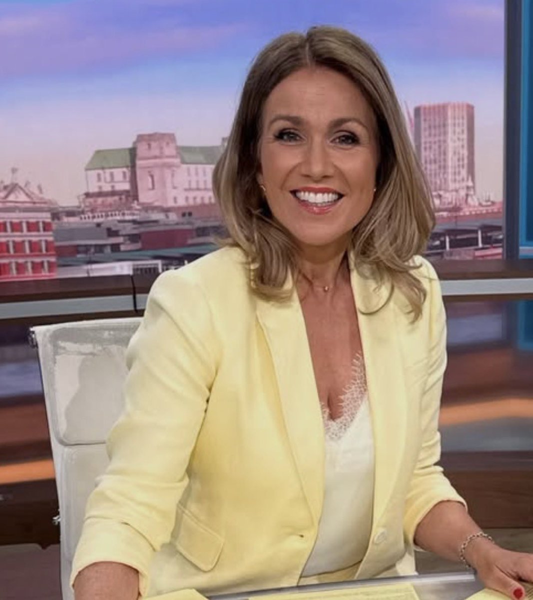 DarceyKateqk's tweet photo. Between those four woman who's your favorite celebrity Britain GMB morning TV presenter 

Kate garraway 
Tobin laura 
Susanna Reid 
Charlotte Hawkins 

Let me know who's your favorite celebrity ❤️❤️❤️❤️❤️ https://t.co/TvVB8cOgRx