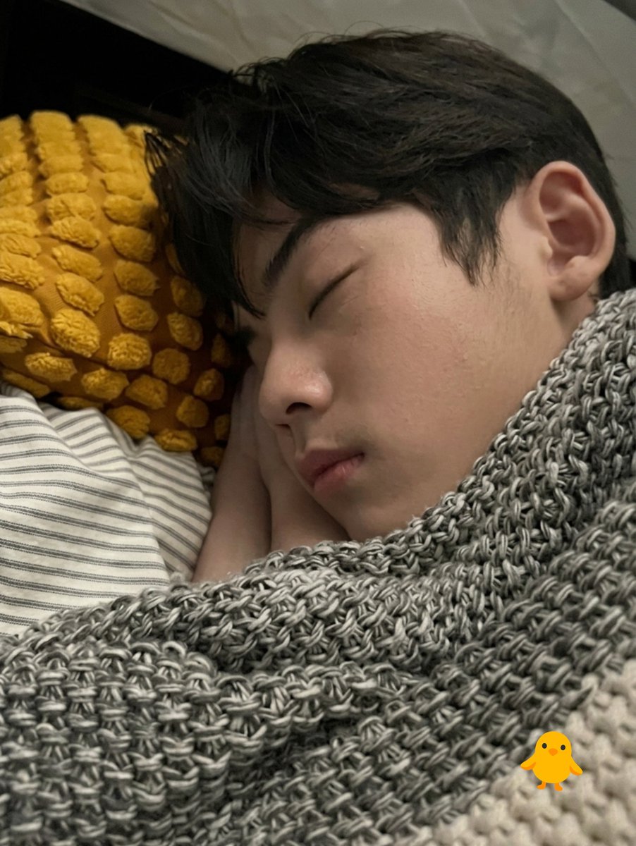 somsomkyu's tweet photo. I FINALLY have them 😭🤏

CLASS CRUSH CRISIS EP5
#ClassCrushCrisisEP5
 #yugeneyannawat https://t.co/NmeCrj1eAh