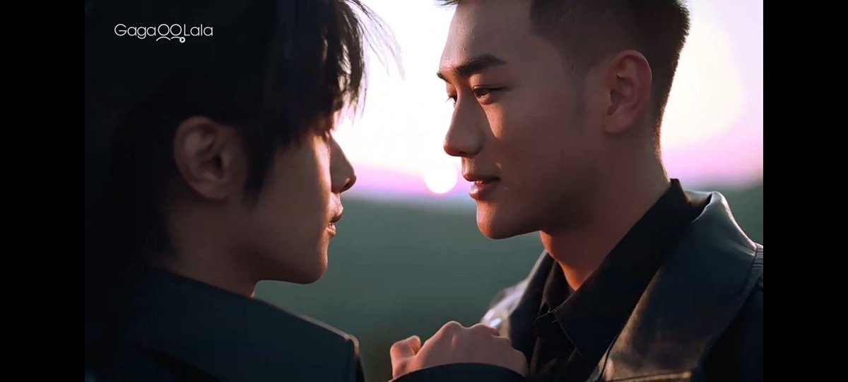 Madashelllll's tweet photo. Someone tell changyang from episode 1 that’s he’s married to Qinglang 🤍
#AWinterSunWakestheWindinSpringHillsDream https://t.co/dmEZFi0qPz