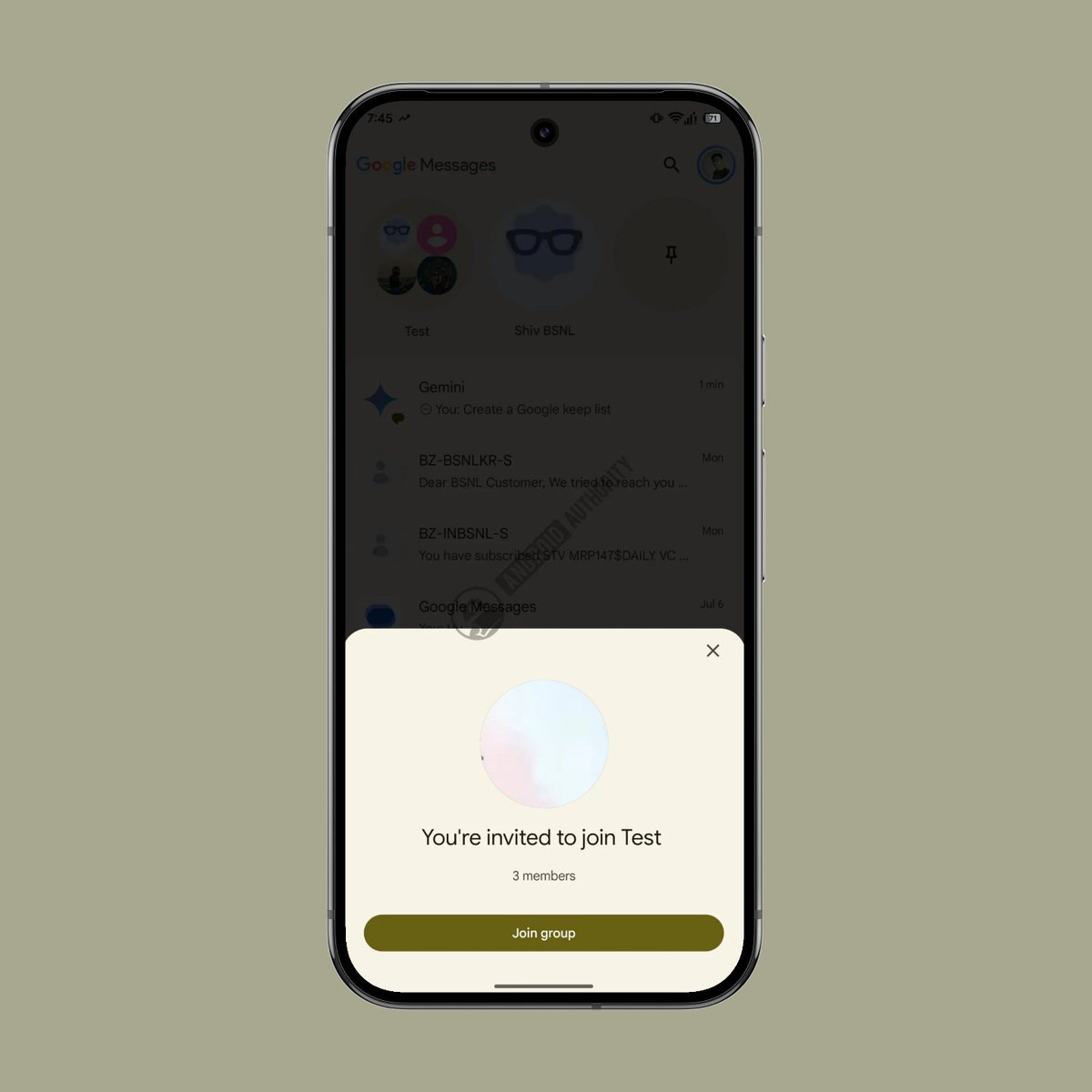 AssembleDebug's tweet photo. Google Messages is preparing to launch a group chat invite link feature, allowing users to easily join group conversations via direct links or QR codes

While the feature was initially spotted in development last year, it is now fully functional in a recent Google Messages beta build

✅ Details and more screenshots - https://t.co/nq2ibVRKLC