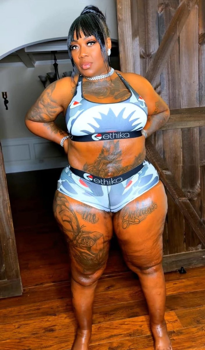 QweenSarah10's tweet photo. Thick and pretty 😍 always 🧡🧡 https://t.co/b6NpIHOUu0