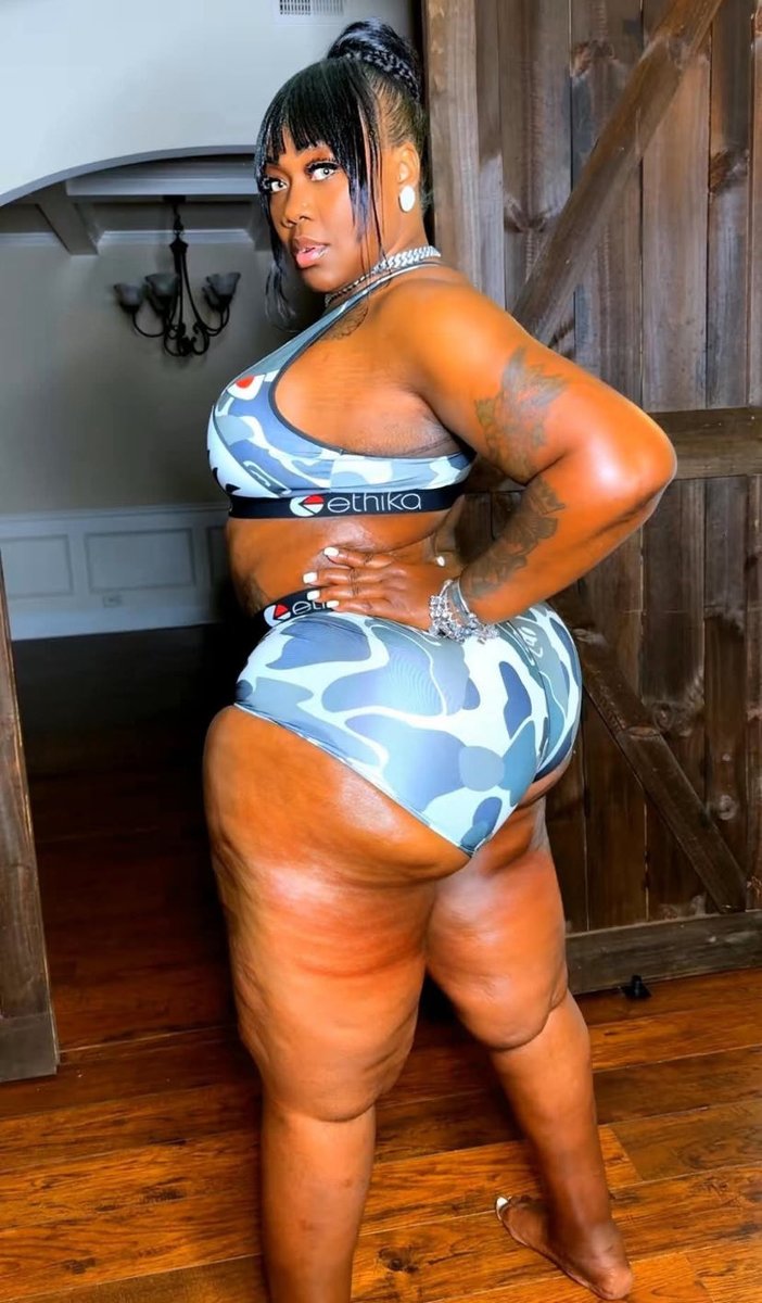 QweenSarah10's tweet photo. Thick and pretty 😍 always 🧡🧡 https://t.co/b6NpIHOUu0