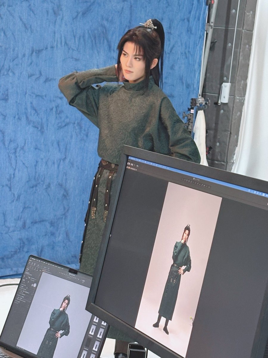 hiryu_tsukasa's tweet photo. ミュージカル「#夢微之」
本日から2幕のお稽古がスタートしました！白居易と元稹のハーモニーがものすごく難しいところがあり、苦戦しております🤤早くお聞き頂きたいです！

🎫プレリクエスト先行(先着)
23日(日)23:59まで‼️
https://t.co/9O8CF9XY67 https://t.co/WZISR49bcw