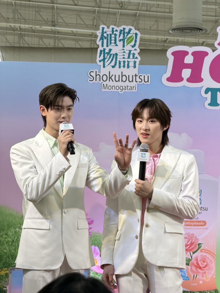 LotussTh's tweet photo. น่ารักไปหมดเลยยต้าววว https://t.co/q5Ca6FKKJ7