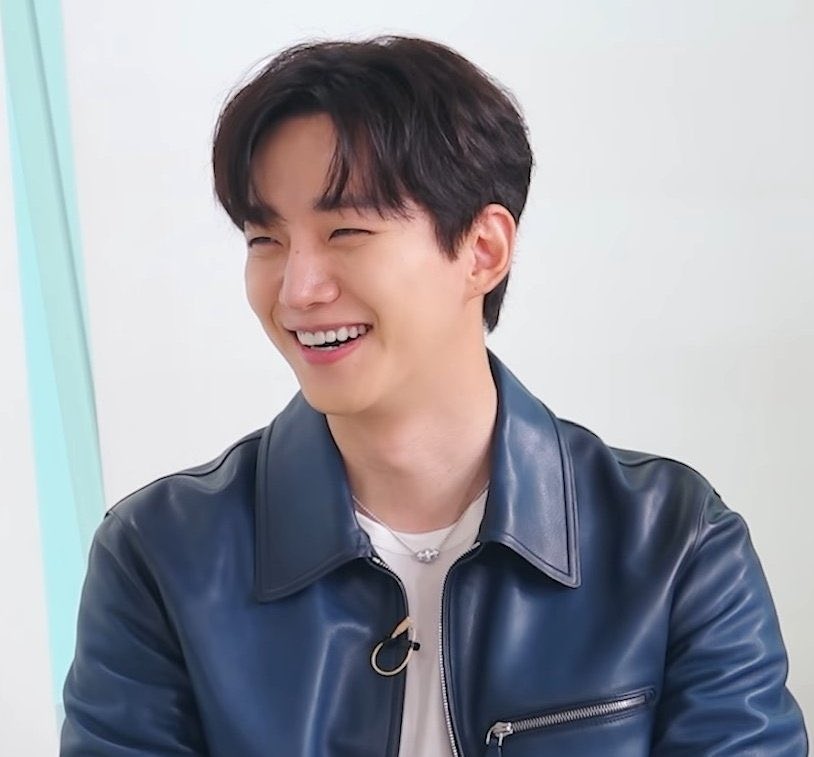 daymoonsquare's tweet photo. All these years, Junho has been asking fans if they have eaten, concerned about our well-being!

This is why Junho’s lunch club makes so much sense! It’s to keep us fed (with his love) 🥰

Salon Drip episode 🔗: https://t.co/alx1SzWgDY

#LeeJunho #이준호 
#O3Collective #O3CLTV https://t.co/3xskC1P6IV