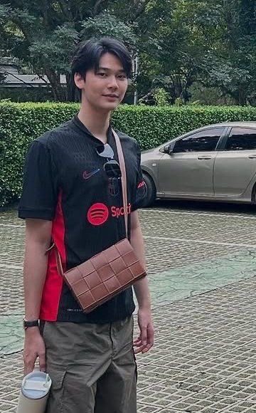 riradae's tweet photo. ถ้ามีคนแปลกหน้ามารับหนูที่รรแล้วบอกว่าเป็นเพื่อนป๊า หนูต้องทำยังไง

บอกว่าโกหก ป๊าหนูไม่มีเพื่อน

😭 https://t.co/TrPniO6IEZ