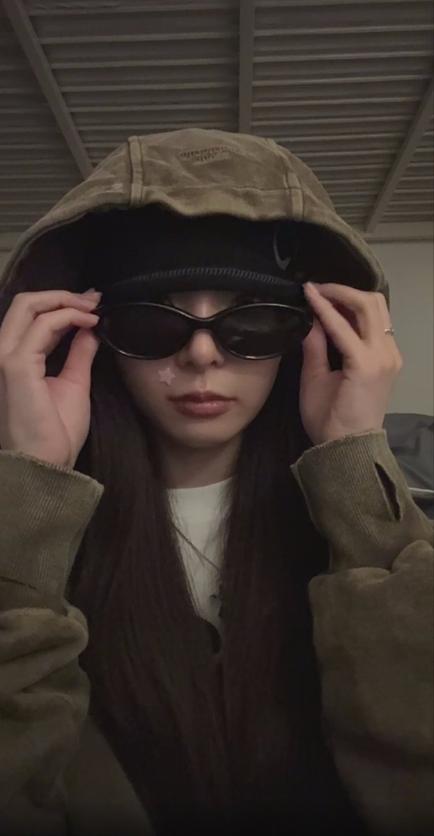 nootnootone's tweet photo. ￼😎   🤘😗 https://t.co/vs6O3ffVCK