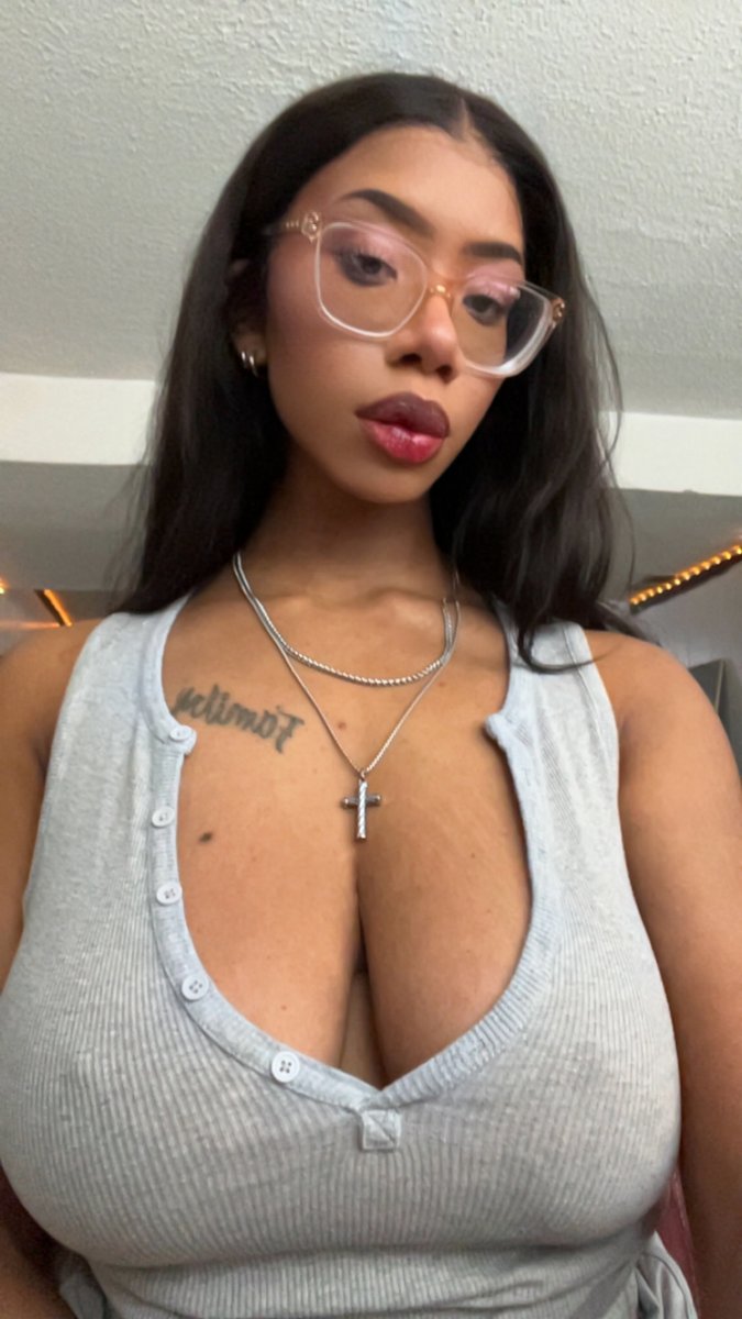 CTRLdByMona's tweet photo. Craving red meat 🥩 https://t.co/pIyPq3wdG4