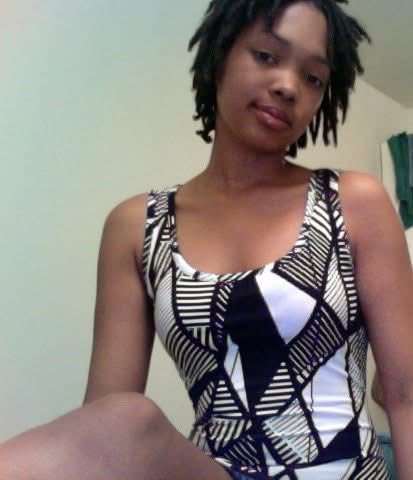 queenie4rmnola's tweet photo. This was me with short locs, at 21-years old https://t.co/l6jPoeDmhI