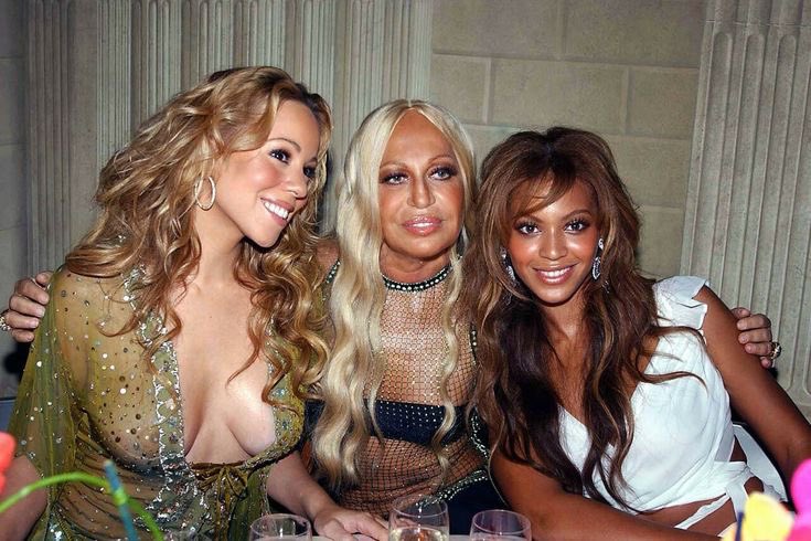 stupidsongsty's tweet photo. mariah carey • donatella versace • beyoncé (2004) https://t.co/kqdDBc90Rb