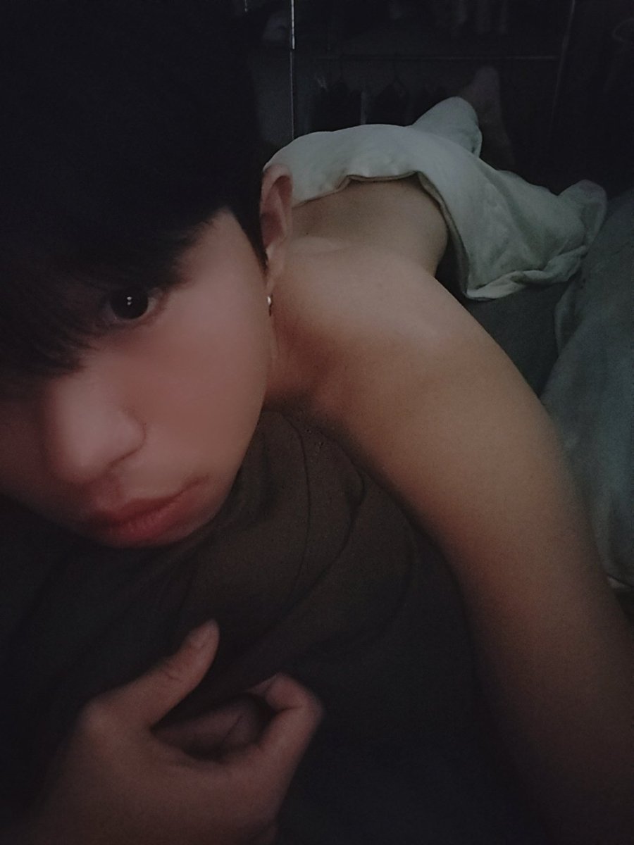 fuckboy_1069's tweet photo. 該睡覺了🥱 https://t.co/tyo1I6xvxf
