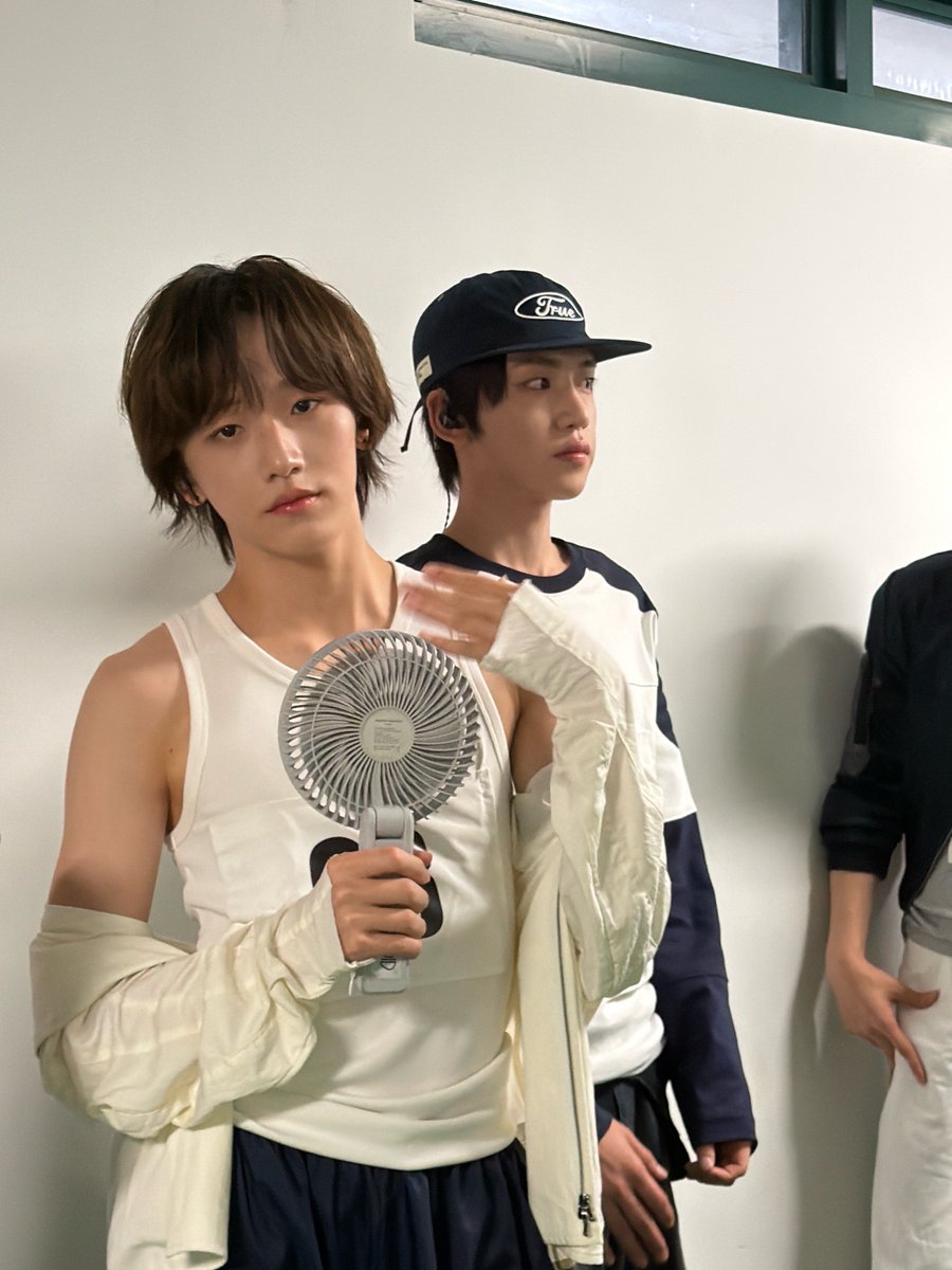 guiyominS2's tweet photo. 260821 베리즈

민재형어디봐

#정세민 #JEONGSEMIN #아이딧 https://t.co/s3m4PN8YlP