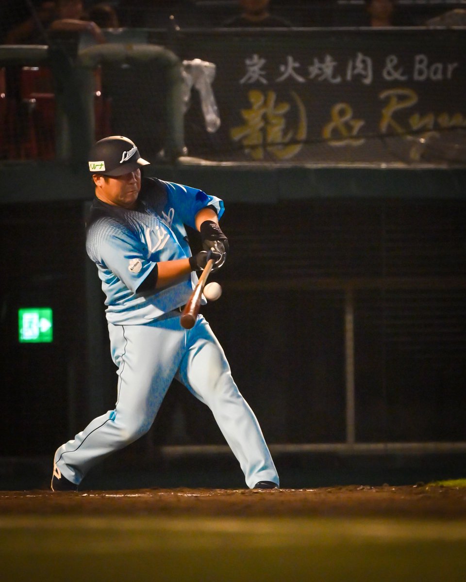 YO_lions's tweet photo. 延長代打満塁ホームラン
高く美しく描く放物線は勝利を大きく近づけるまさに神技
 #中村剛也
  #seibulions https://t.co/CdSa6GcKDy