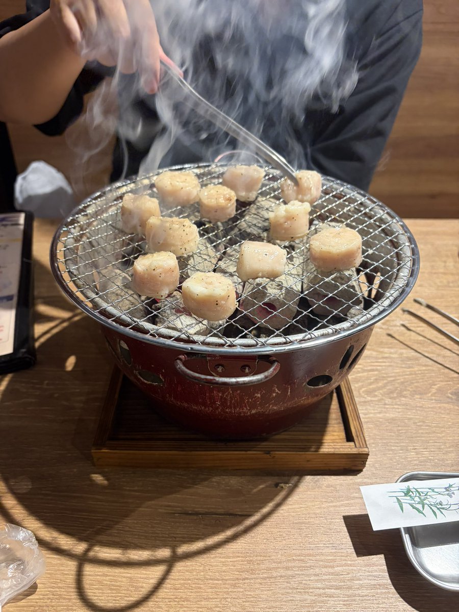 ringo_pmiv's tweet photo. 色んな方におめでとうメッセージをもらえてハッピーな1日でした
焼き肉も美味しかった！ https://t.co/HqNr8jpmcT