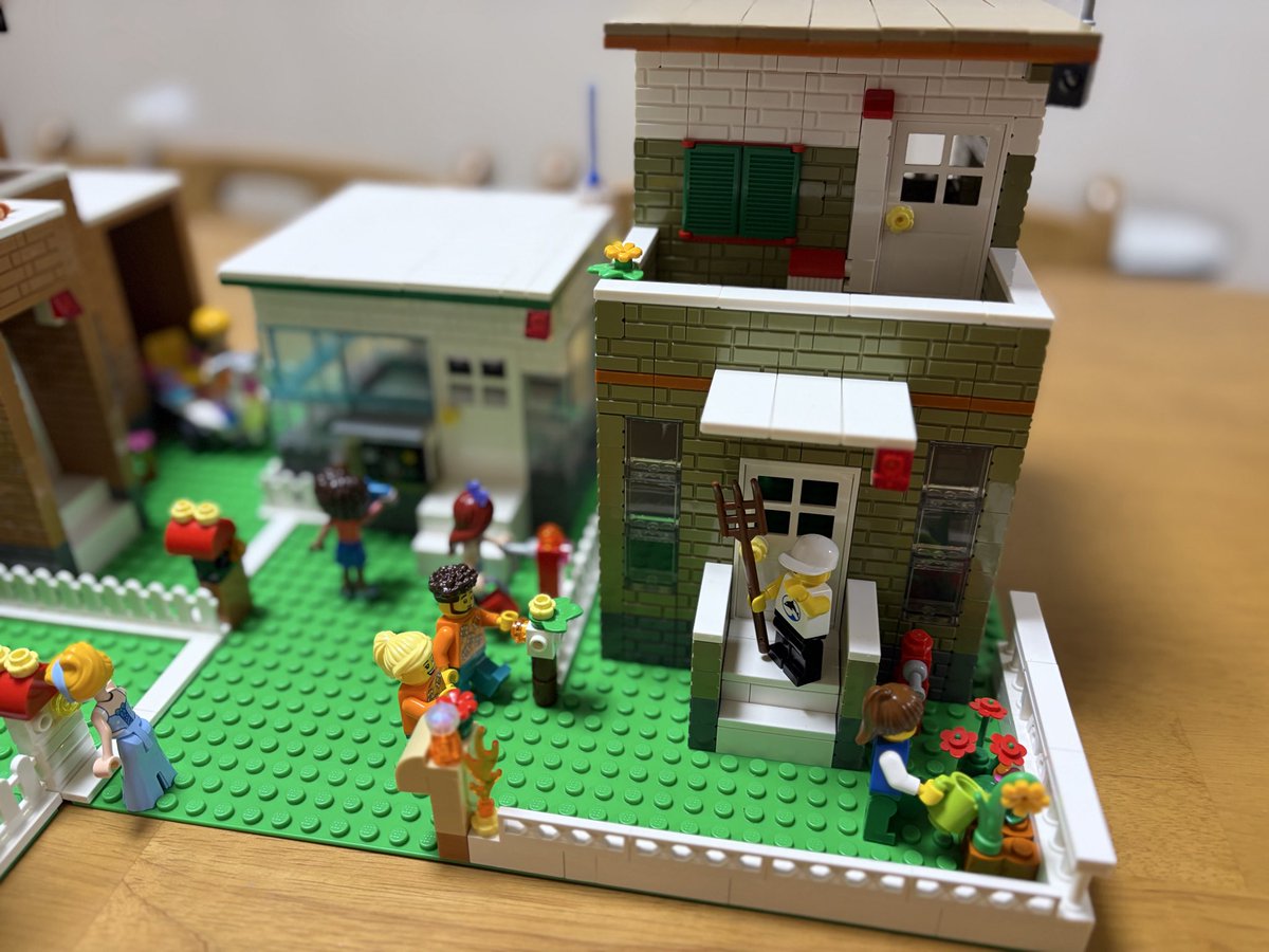 LEGOmamiOsaka's tweet photo. #レゴフレンズ　
#ＬＥＧＯフレンズ
#LEGO
#レゴ
#団地
#お家つくるのん好き
#実家
#LEGOHOME
#レゴホーム
#LEGO好き
#レゴ好き
#孫とLEGO
#AI作品をいつかは超えたい💪 https://t.co/meM6WJCL7m