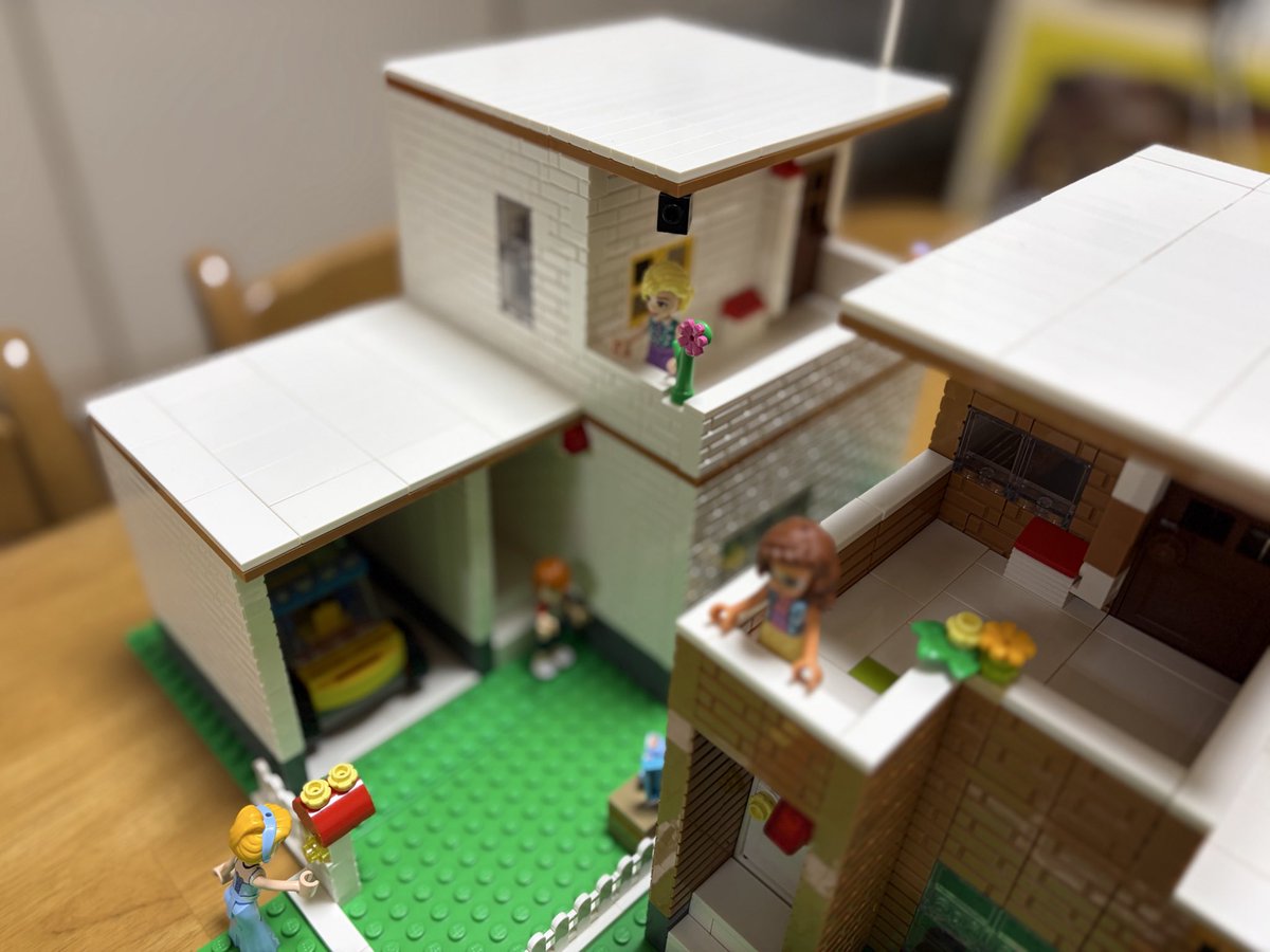 LEGOmamiOsaka's tweet photo. #レゴフレンズ　
#ＬＥＧＯフレンズ
#LEGO
#レゴ
#団地
#お家つくるのん好き
#実家
#LEGOHOME
#レゴホーム
#LEGO好き
#レゴ好き
#孫とLEGO
#AI作品をいつかは超えたい💪 https://t.co/meM6WJCL7m