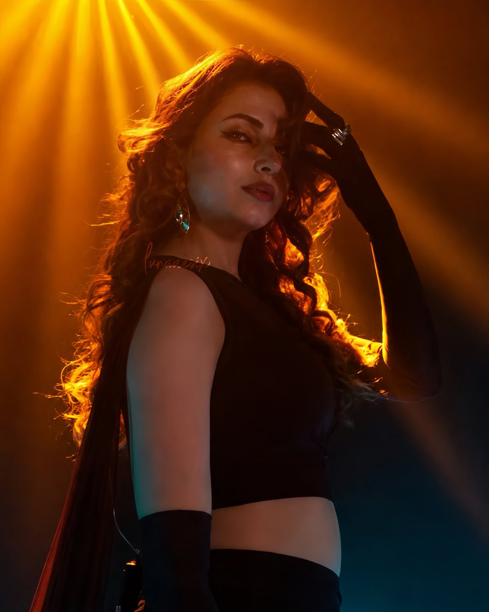 apsarchieves's tweet photo. That unmatched aura!! 
@Farrhana_bhatt 

#FarrhanaBhatt #Farrhana #FarrhanaRebellions https://t.co/Dr9QTxpl6o