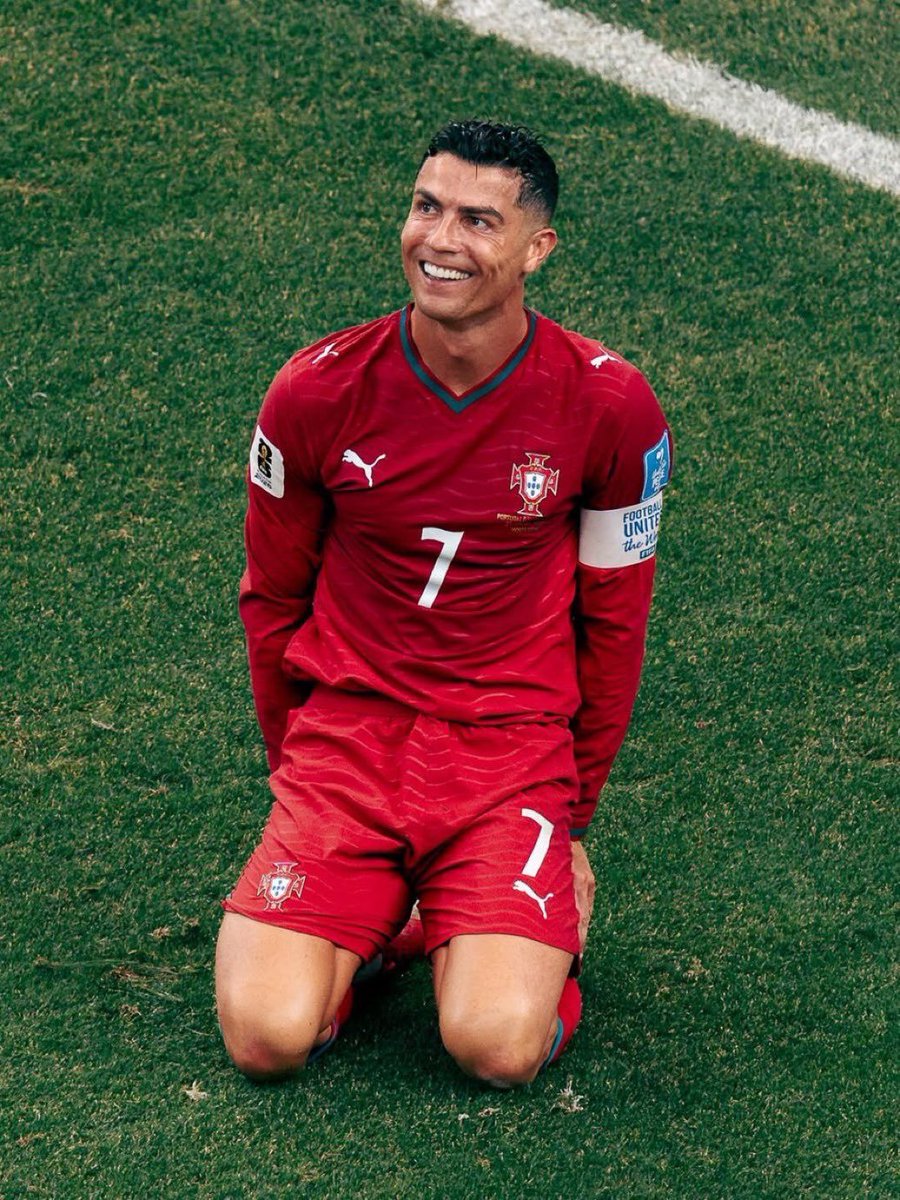Mubarak615704's tweet photo. 🚨 Lionel Messi gave Argentina the World Cup 2022

🚨 Kylian Mbappé gave France the World Cup 2018

🚨 Neymar gave Brazil the Olympic Gold 2016

🚨 Cristiano Ronaldo gave Portugal…. Love https://t.co/3pDe0VJlle
