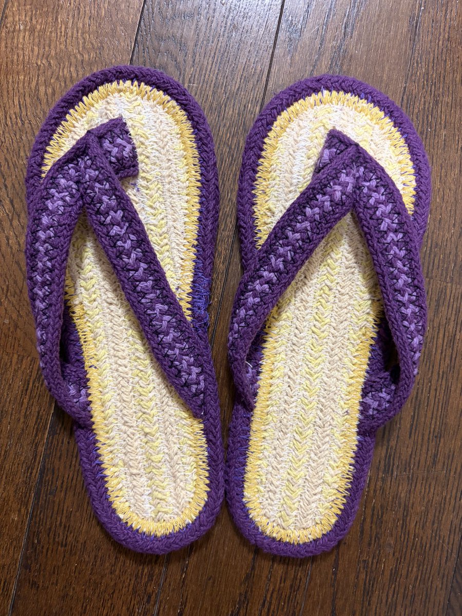 pomula0312's tweet photo. 今夏最高の買い物「ナスサンダル」 https://t.co/KOcO2586Qw