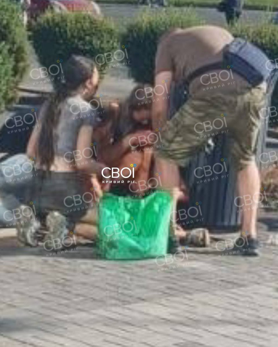 marsetac's tweet photo. ‼️IMMAGINI FORTI‼️ A Kryvyi Rih i droni a reazione russi hanno colpito il più grande centro commerciale della città in pieno giorno in un momento di grande affollamento. Ci sono anche bambini tra i feriti https://t.co/TrfScPQGAu