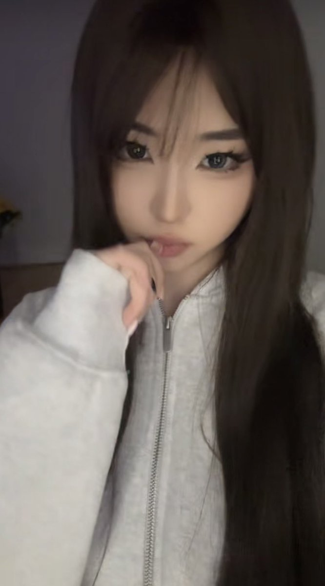 emilovergirl tweet picture