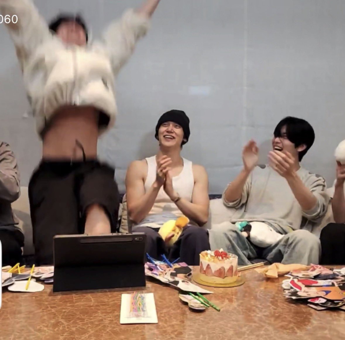 gusxorkd's tweet photo. 존뿜 ㅅㅂㅋㅋㅋㅋㅋㅋㅋㅋㅋㅋㅋㅋㅋㅋㅋㅋㅋㅋㅋ https://t.co/4t1f8eRYZB
