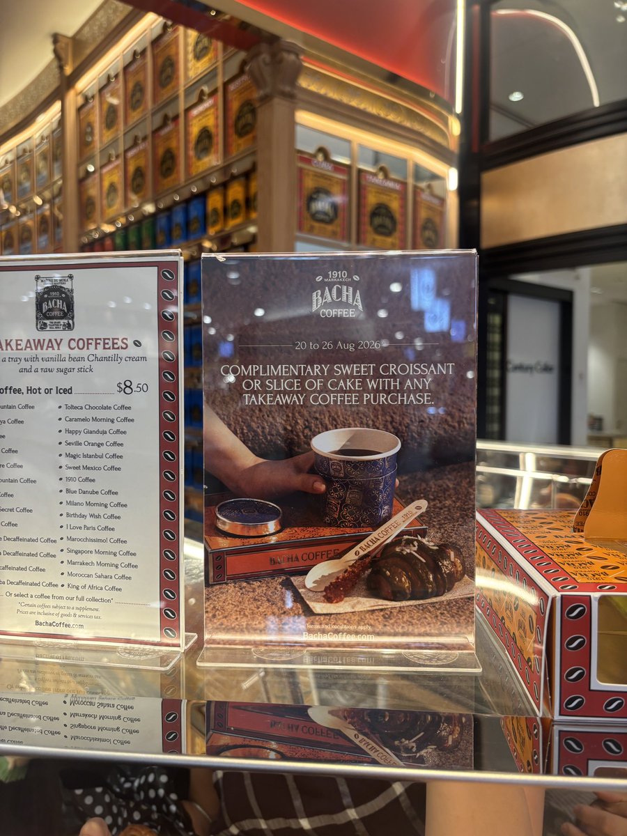 sakura_sglife's tweet photo. BACHA COFFEEで昨日から始まったキャンペーン📣
テイクアトコーヒーを買うと、クロワッサンorケーキが🆓でGETできる！
テイクアウトの袋も可愛いし、ガラスのストローも付いてきて、お得すぎる🉐✨ https://t.co/Iv96crlMxR