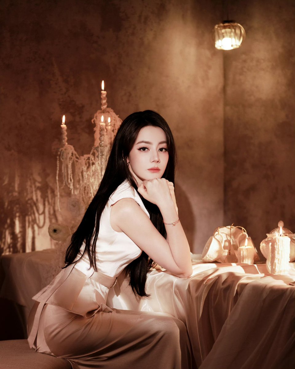 Rebaxx63's tweet photo. Elegant and Beautiful woman😚
#Dilraba #Dilireba https://t.co/6gRJI865Xl