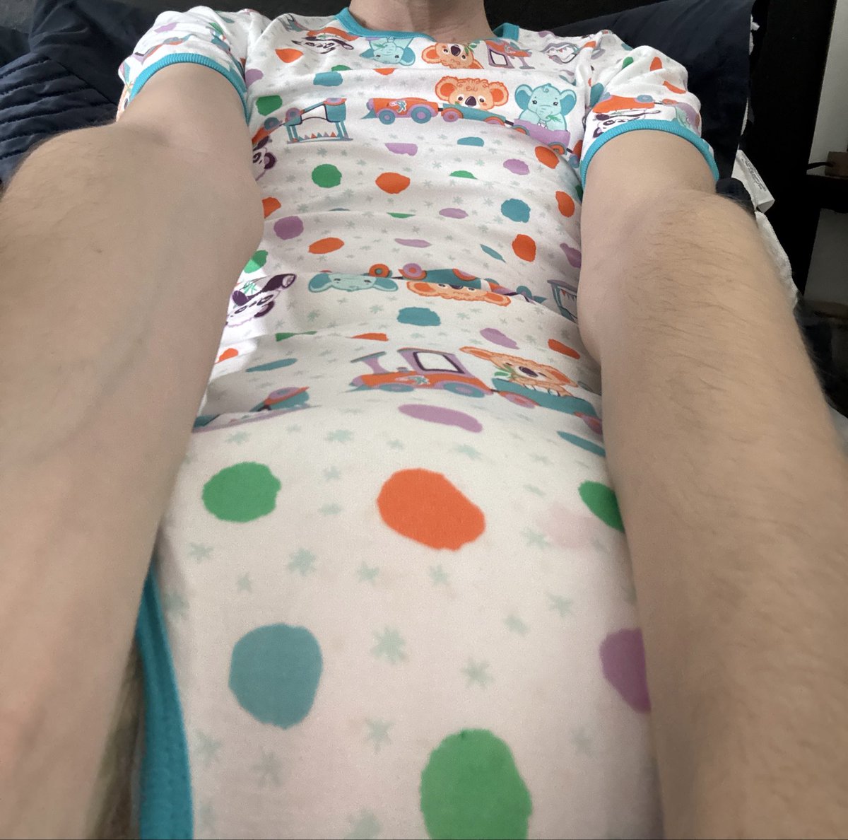 DiaperBoyTom's tweet photo. Enjoying my new onesie 🥰 I’m not too wet right?

https://t.co/PA6lEGlUD1

#abdl #abdlboy #abdlgay #abdlwetting #wetdiaper #diaperboy #adultbaby https://t.co/ylvvl9Vp1V