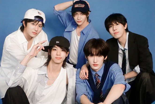 twtz0699's tweet photo. CIIU明日8月22日でデビュー1周年
この1周年の節目でまず、単独SNSを持ちません?
JYP VCRにもやっと登場できて、最近やっとJYP中国組が露出できる範囲が増えてきてるし、ファン増やそうと思うと単独SNSあった方がやっぱ有利
#CIIU #JYP #JYPCHINA #projectc #CLOSETOYOU #奔赴少年 #뻔푸소년CIIU https://t.co/es8qsOynTF