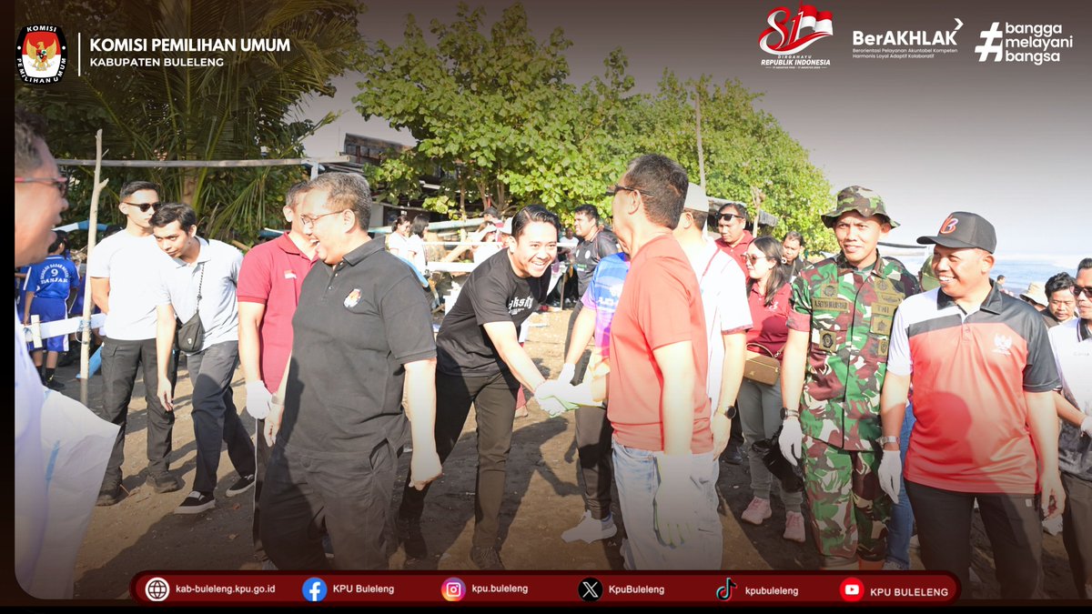 BulelengKpu's tweet photo. Kegiatan yang merupakan rangkaian peringatan HUT ke-81 Kemerdekaan Republik Indonesia ini mengusung tema “LESTARI” – Lestarikan Ekosistem, Selamatkan Tukik, Asri Republik Indonesia.

Bersama Wakil Bupati Buleleng Gede Supriatna dan sejumlah unsur terkait, kegiatan diawali-- https://t.co/2z9AIw45Jw