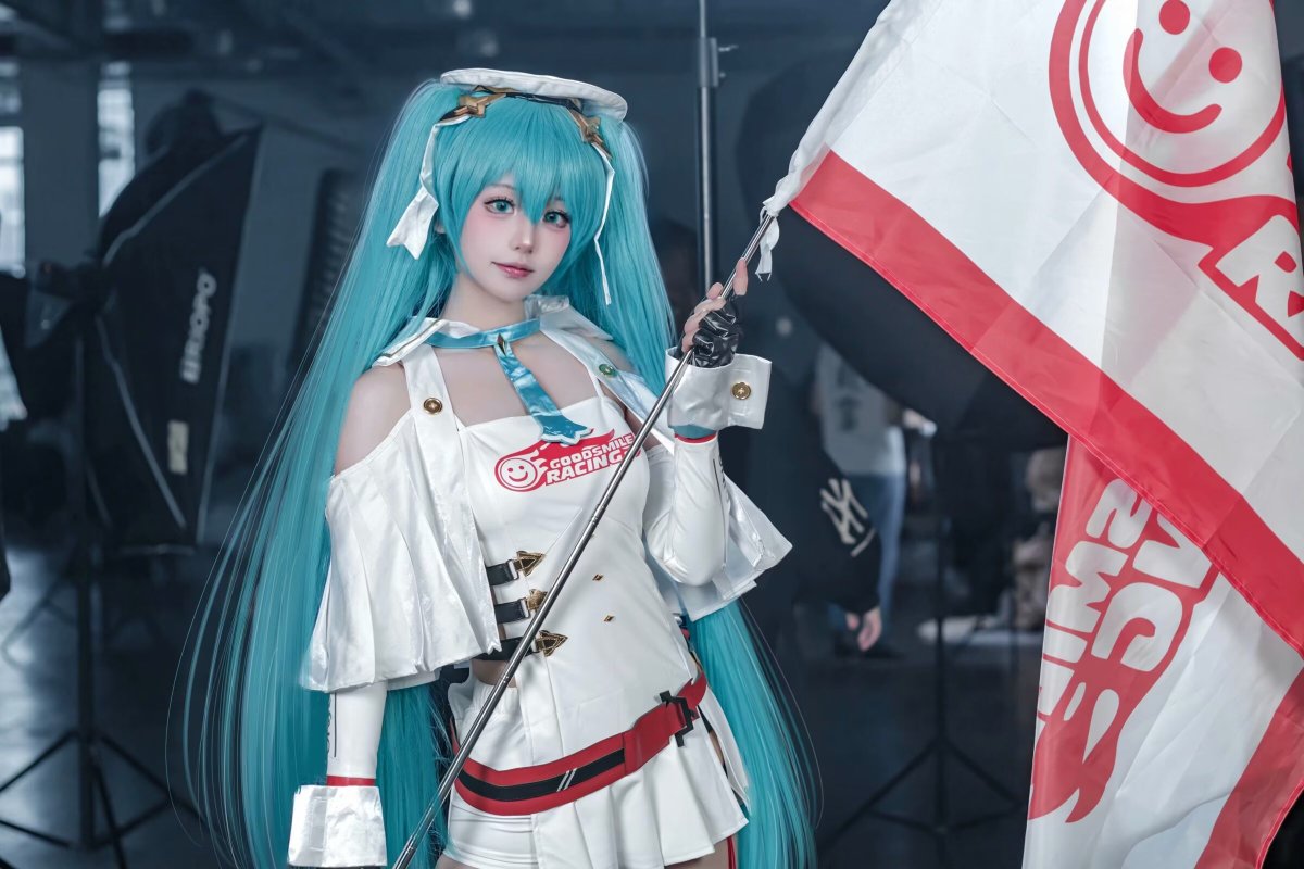 marie_bolano's tweet photo. Just had the best weekend at the anime expo! Met so many talented cosplayers, grabbed limited-edition merch and my phone’s gallery is full of amazing shots. Can’t wait for next year!， https://t.co/qRjHIaMSmE