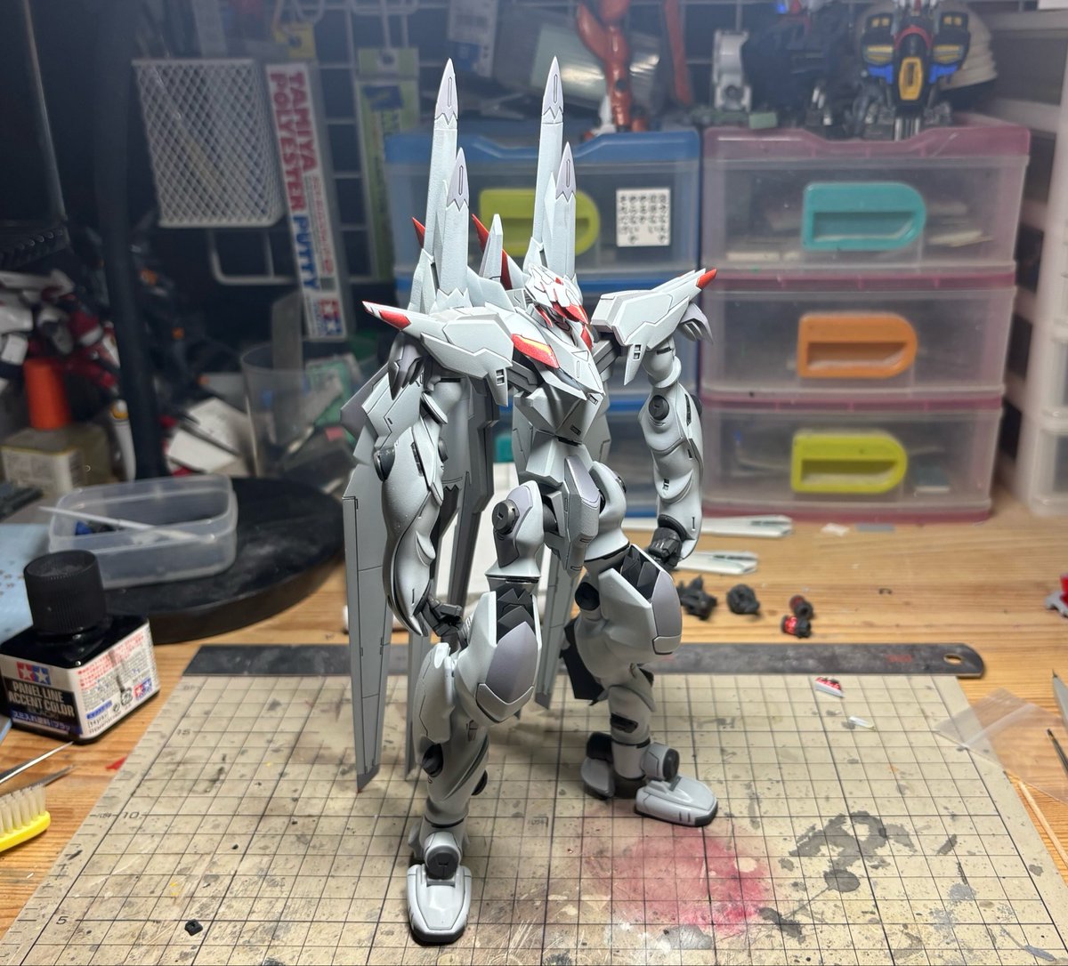 t_sk042s's tweet photo. マークゼクス改一旦完成
デカールはグレーのが欲しいから少し考える。 https://t.co/hKBvOKiwl5
