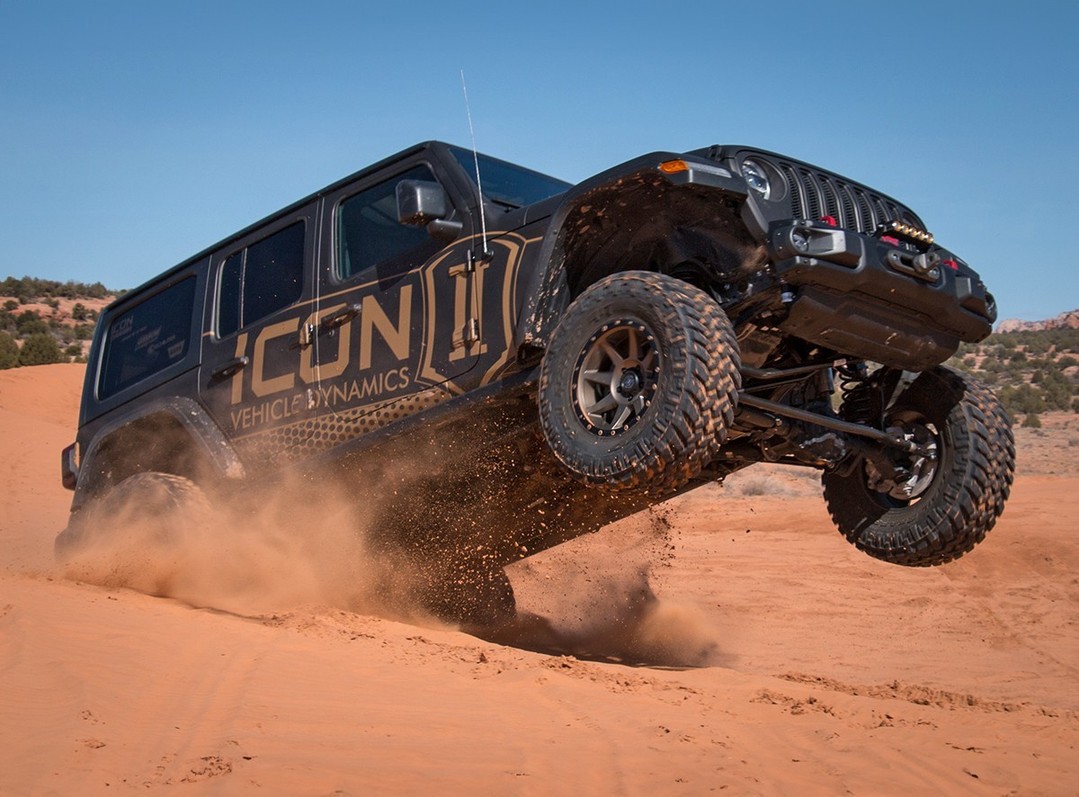 Quadratec's tweet photo. Heading into the weekend like...
๐๐ท @Iconimpactoffroad @iconalloys @ivdsuspension
#Quadratec #Jeeplife #Jeepwrangler #flyingJeep #Jeepsofinstagram #FrontendFriday #FEF https://t.co/leqbNZDTjE