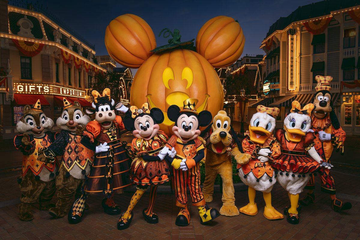 DWFJP's tweet photo. ディズニーランドのハロウィーンコスチューム2026!! https://t.co/qmQYVH8Prg