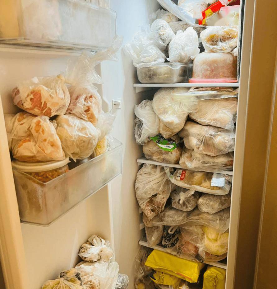 amyb1724yj's tweet photo. Just stocked our fridge with fresh organic veggies, free-range eggs u0026 whole-grain bread! Perfect for quick, healthy meals this week. https://t.co/WexntQ5WZL