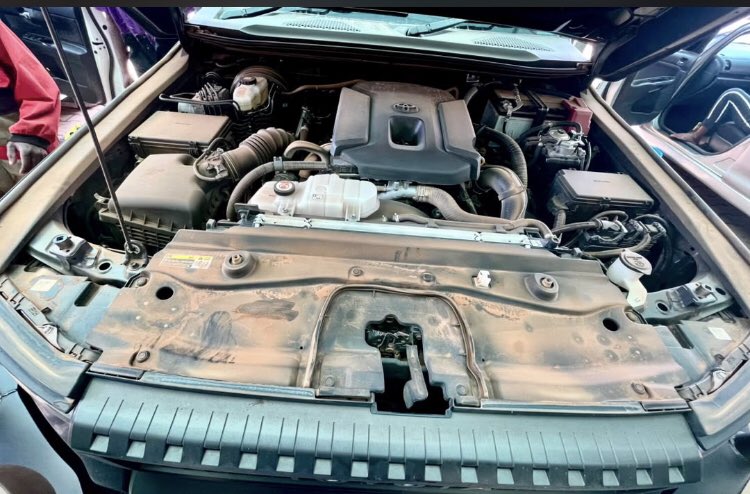Thatfirstladyyy's tweet photo. Would you like to have your cars engine properly cleaned but fear that water will be sprayed into it??
I hear you 😊@RamosMaxAuto will detail your engine properly without jet spraying but using steam and good products for cleaning the engine..call/WhatsApp 0748020649 https://t.co/FjuBfiqODN