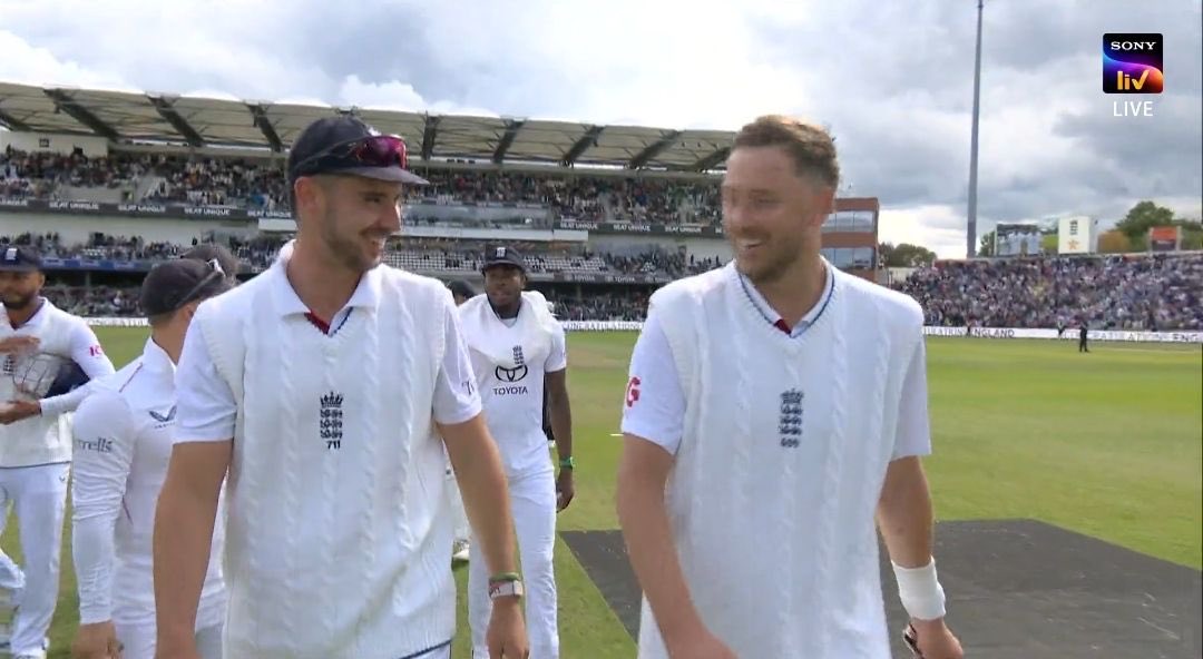mufaddal_vohra's tweet photo. ENGLAND HAMMERED PAKISTAN BY AN INNINGS AND 103 RUNS. https://t.co/j4epcgmTAA