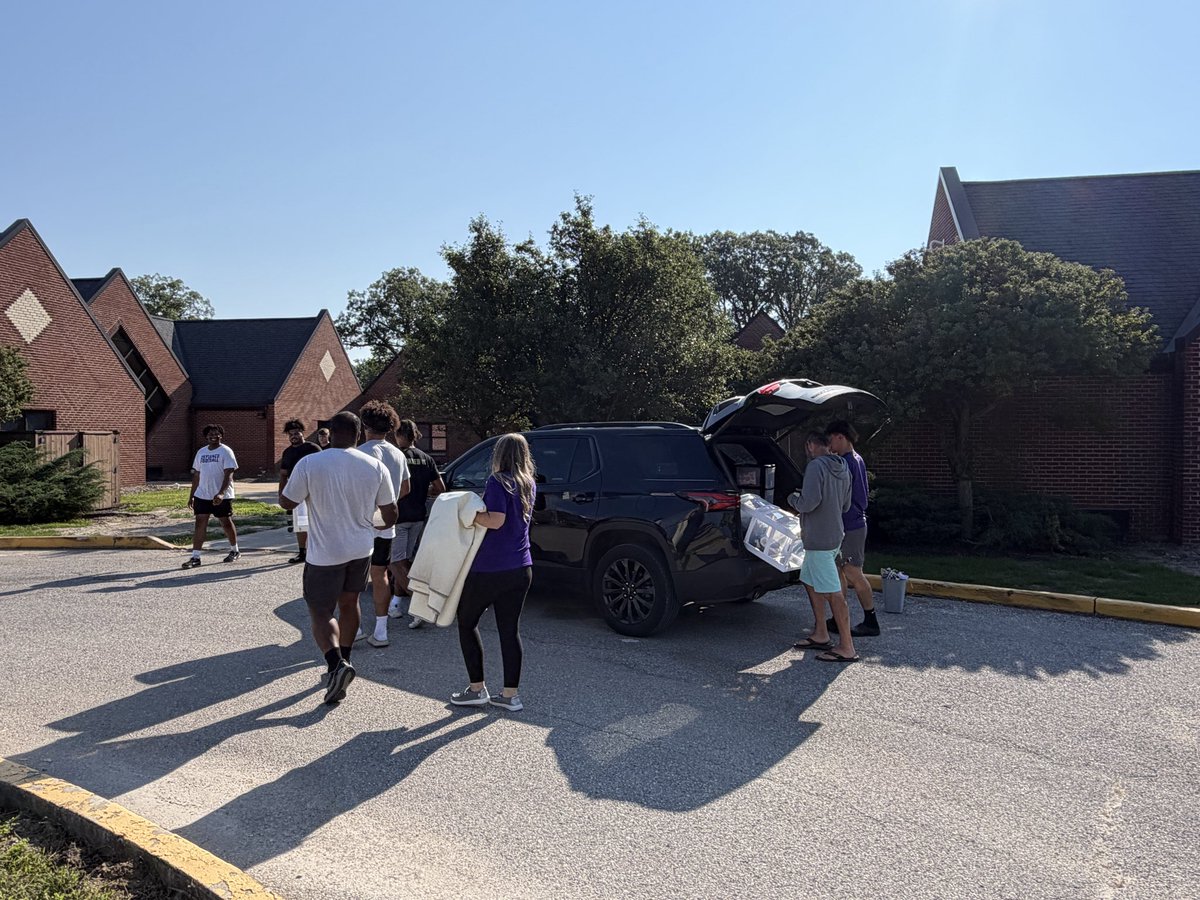 DefiAdmissions's tweet photo. Move-in day is here! Welcome home, Yellow Jackets 💜💛 https://t.co/QXx3pAQWl8