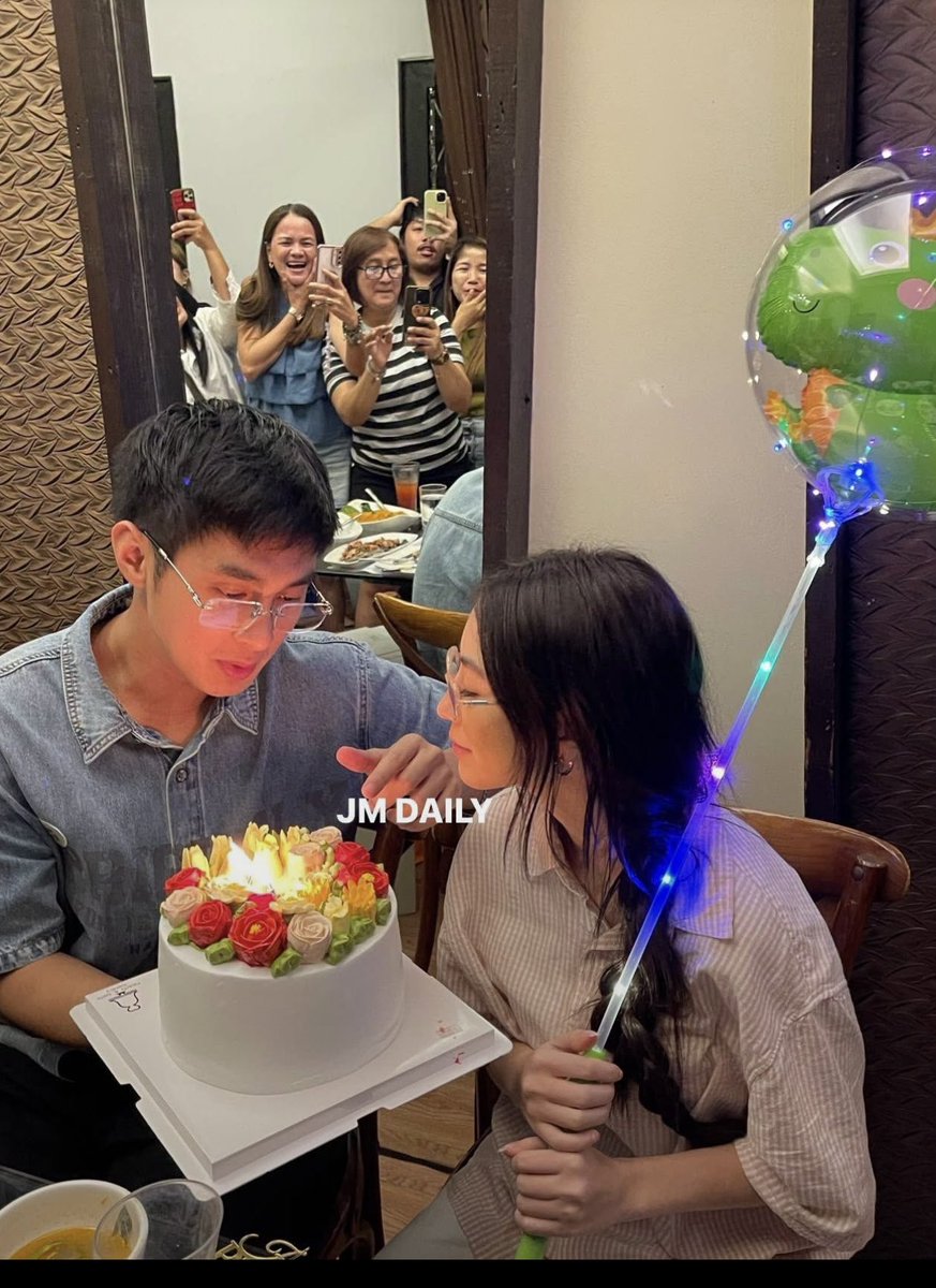 Piccachu_Jk's tweet photo. Nakaka pag tataka dina sinusuot ni @imsofiasmith anung ibig sabihin nito. Everything we saw is for fan service. Lumalabas din Ang totoo!! No more #JMFyang dumating na Ang tamang panahon. Nalinawan kana @jmdibarra_ https://t.co/I43zI54bM2