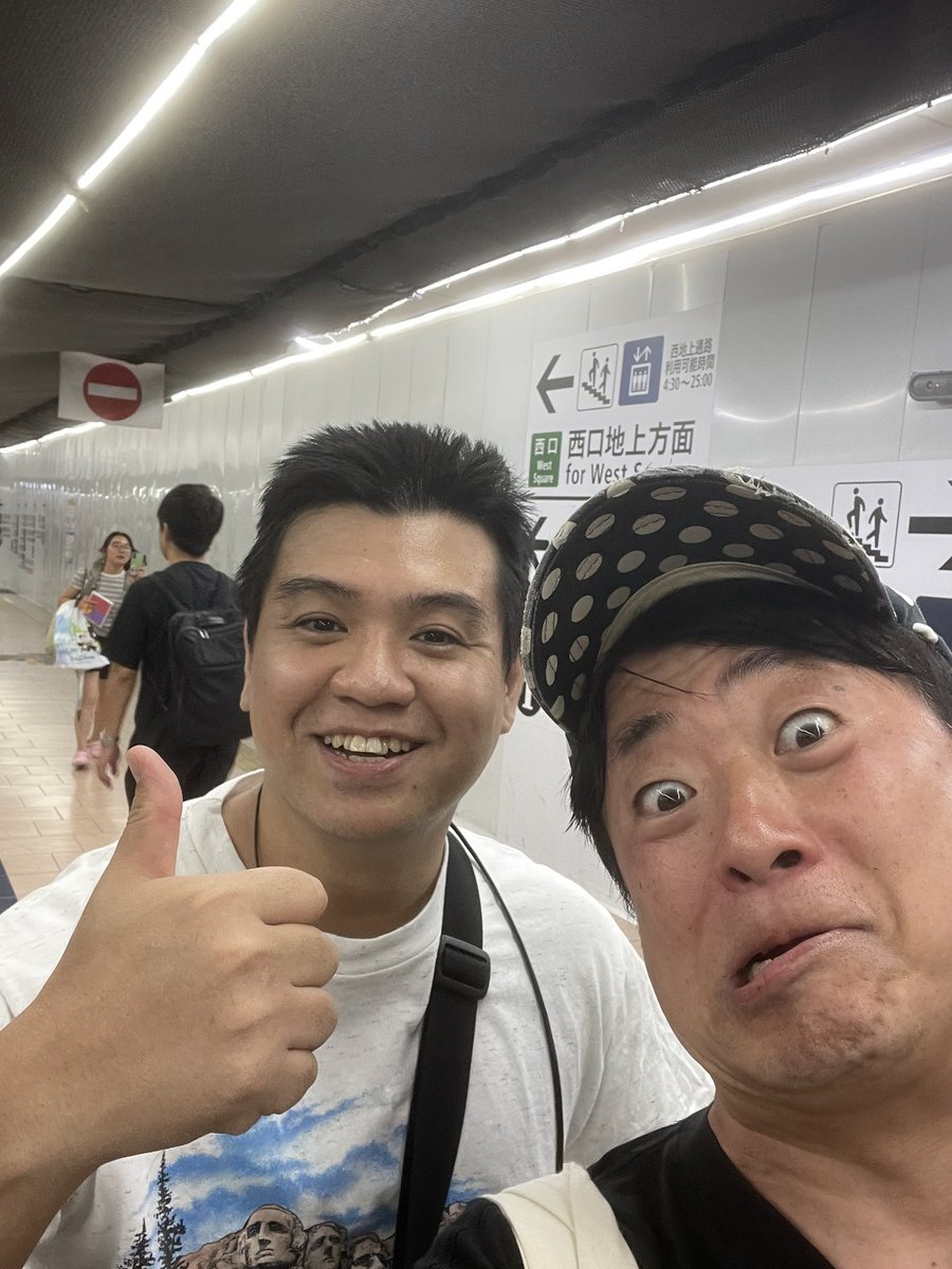 gootopar's tweet photo. ユニバースライブ
おおきにでした✨

おっさん芸人と飲み散らかすのはやはりオモロい！

神宮寺ししまるは10年ぶりにライブシーンに戻ってきたら
誰も売れてなかったらしいです笑
ししまるは滅茶苦茶ブランクかあり引くほどスベってましたー😂ダサかったです

帰り偶然会いました
↓
#ジェラードン https://t.co/BaUMBlDPDa