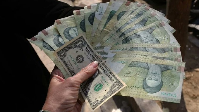 AlevBalabans's tweet photo. ABD'nin yeni yaptırımlarıyla karşı karşıya kalan İran'dan dolara bağımlılığı azaltma çağrısı geldi. İran Meclis Başkanı Muhammed Bakır Kalibaf, yaptırımların aşılması için ülkelerin kendi para birimleriyle ticareti artırabileceğini söyledi. 
#Ekonomi #Dolar #ABD #IranWar‌ https://t.co/TFIqT3y4ce