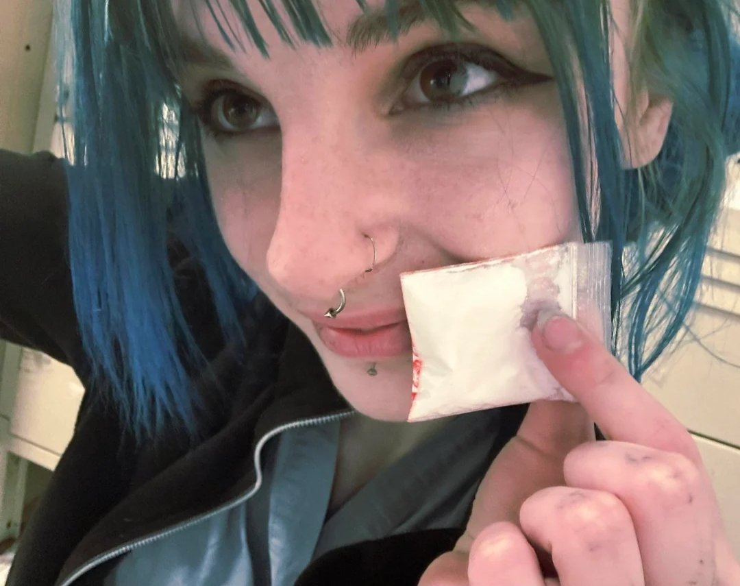 raad__454's tweet photo. Can coke and fuck?? 
#drugs #drugtwt #coketwt #coke https://t.co/MVR2xpLpgR