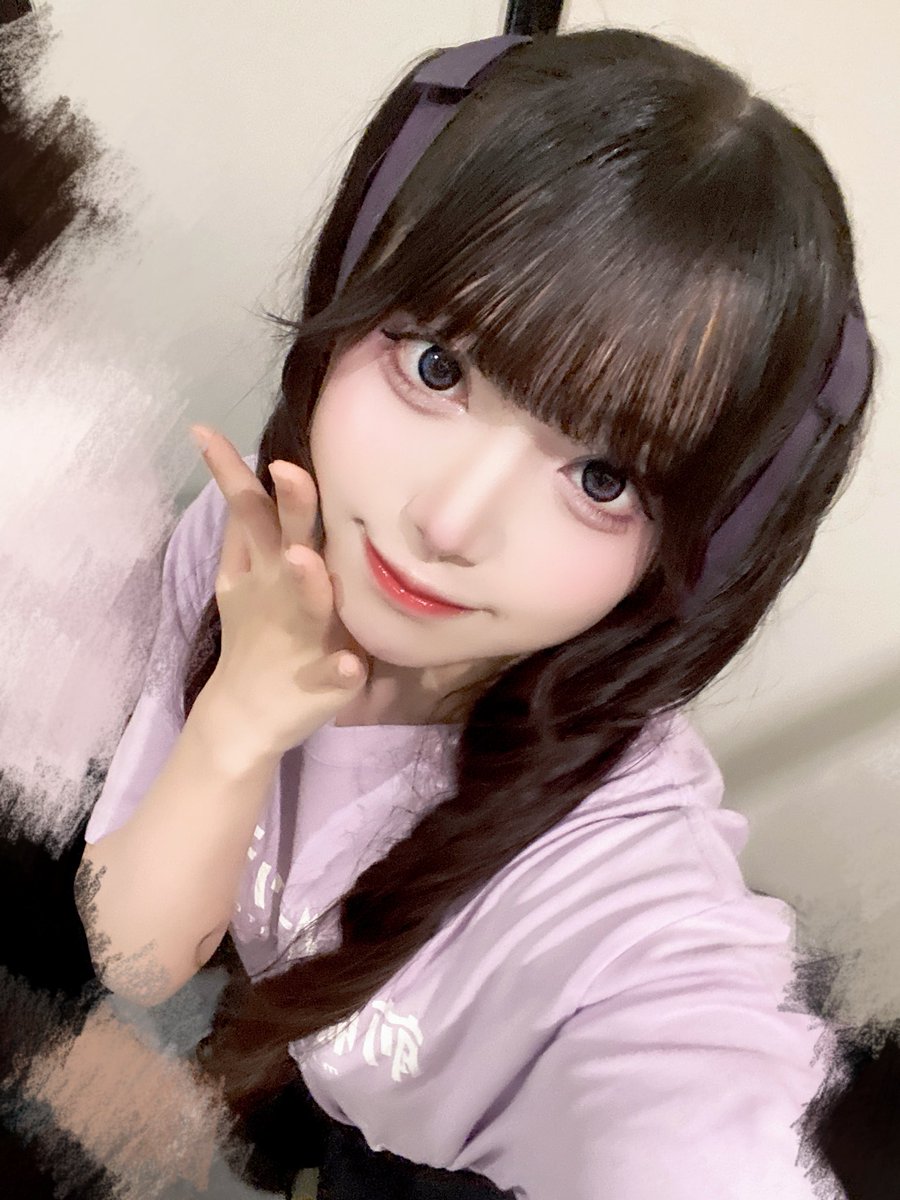 hinano_sak122's tweet photo. ミニアルバム「春化」
リリイベありがとうございました🎤✨️

いい汗めっっっちゃかいたぁ！！！
平日だし、暑いのに起こしくださった皆様、楽しんでいただけたかな…？嬉しかったです💐💜
お仕事帰り通りすがりに見てくれた方もいて感謝だぁ～🥹🙏
もっと広まれ！#前橋ウィッチーズ ‼️ https://t.co/TWInWvqKJD